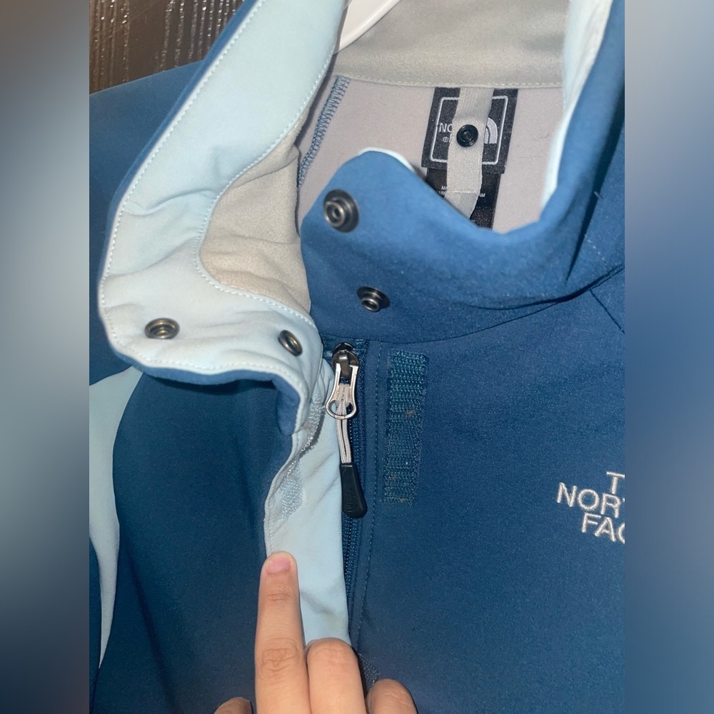 The North Face Womens Jacket - Picture 4 of 9
